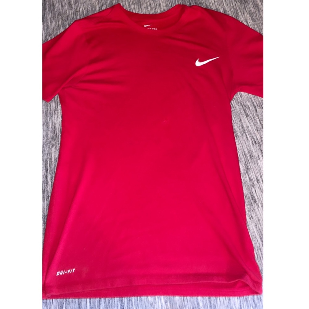 red nike tee shirt